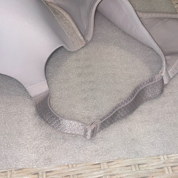 Vanity Fair Womens Underwire Bra Lace Trim Size 42D Beige - Picture 7 of 8